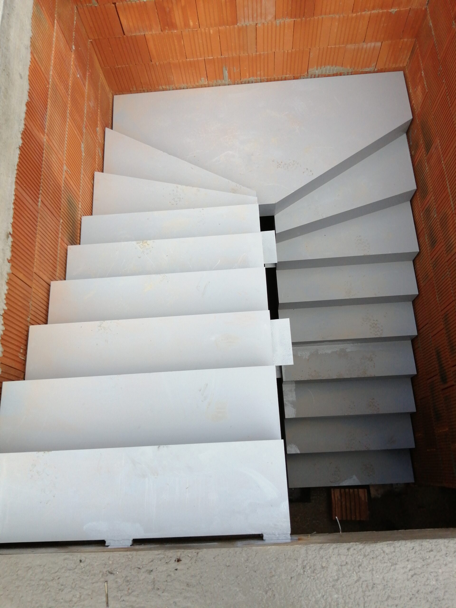 svařované plechové účkové schody, novostavba, Kovářov